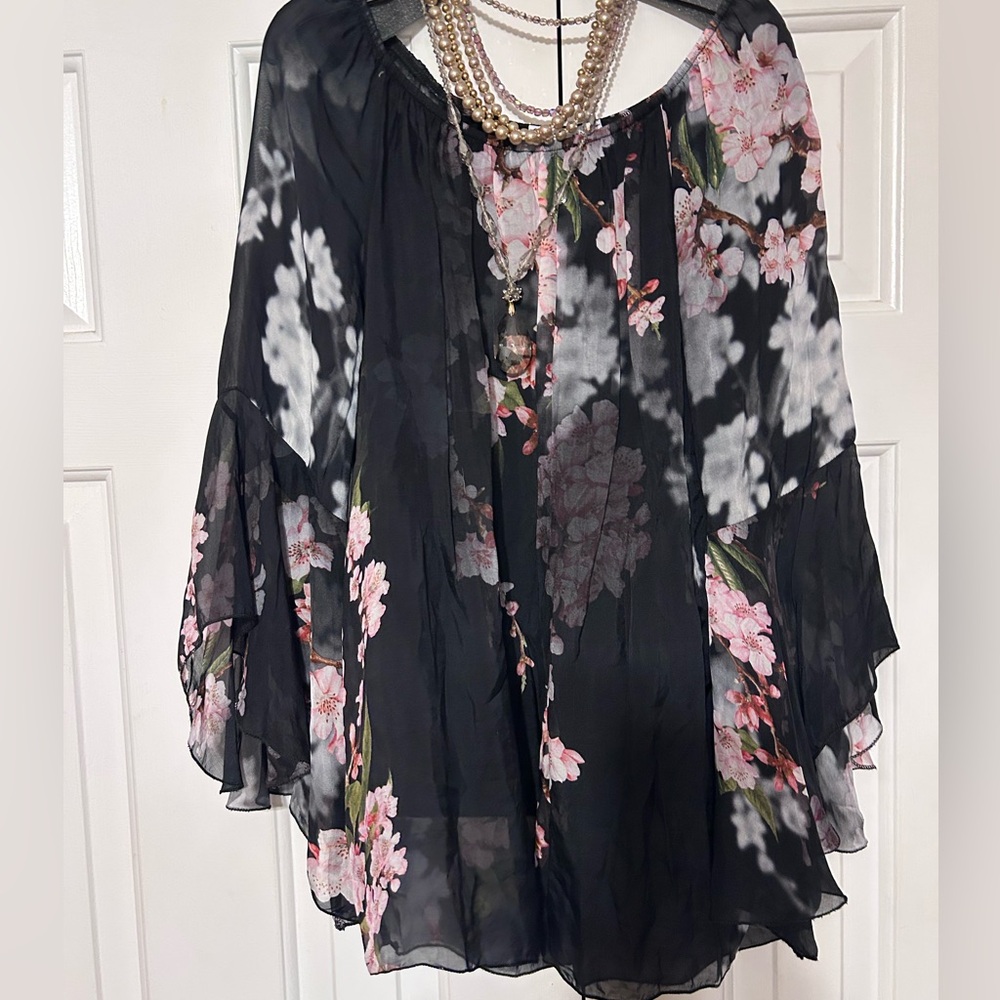 PRICE DROP SALE NWOT Tempo Paris off shoulder bell sleeve flowy top